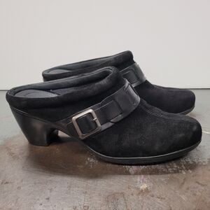 Clarks Bendables Slip On Mules Clogs Black Suede Leather Strap Buckle Womens 8.5